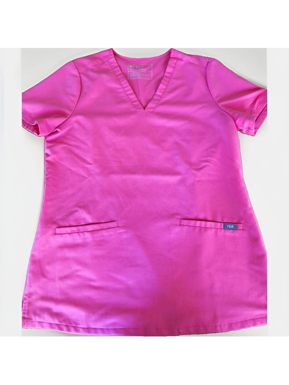 Figs Women’s V-Neck scrubs Hot Pink
